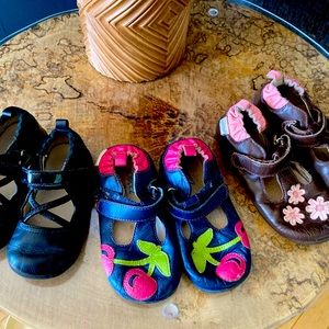 Three size progressions of Robeez Tredz